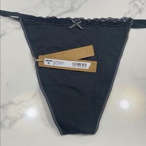 A29 SKIMS Lightweight cotton lace trim strong thong in soot tonal size 2X NWT